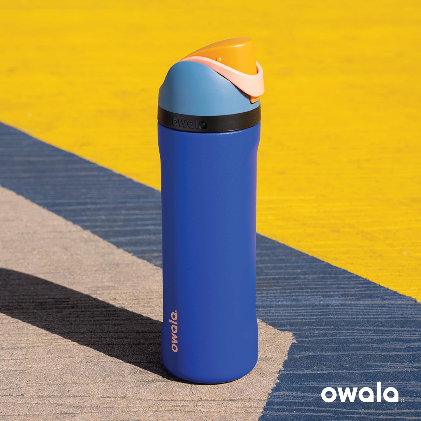 Owala FreeSip Insulated Stainless Steel Water Bottle with Straw for Sports, Travel, and School BPA-Free Sports Water Bottle, 24 oz, Shy Marshmallow